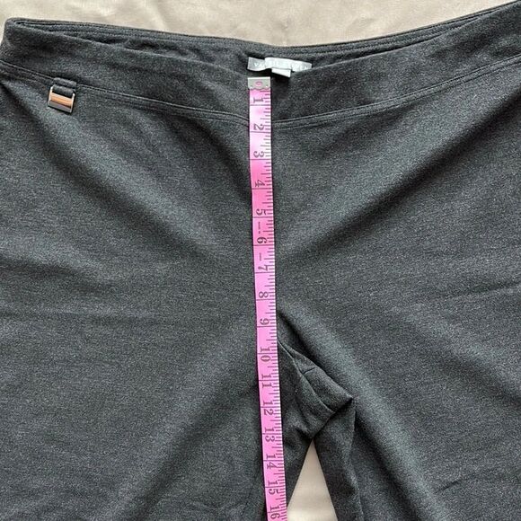 Valerie Stevens Black Capris - Picture 5 of 7